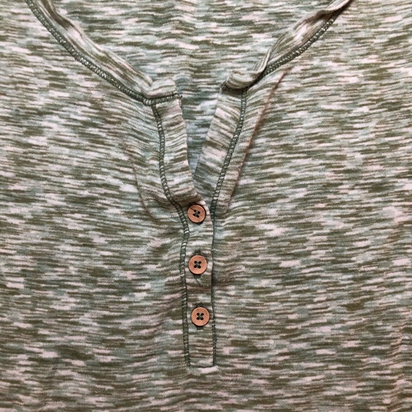 3for$10🌸 Old Navy Women’s T-Shirt - Picture 3 of 4